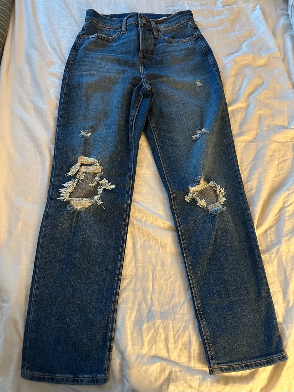 Old Navy Extra High-Rise Sky-Hi Straight Distressed Jeans Size 0